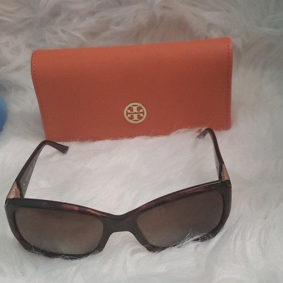 Tory Burch Accessories - Tory burch sunglasses